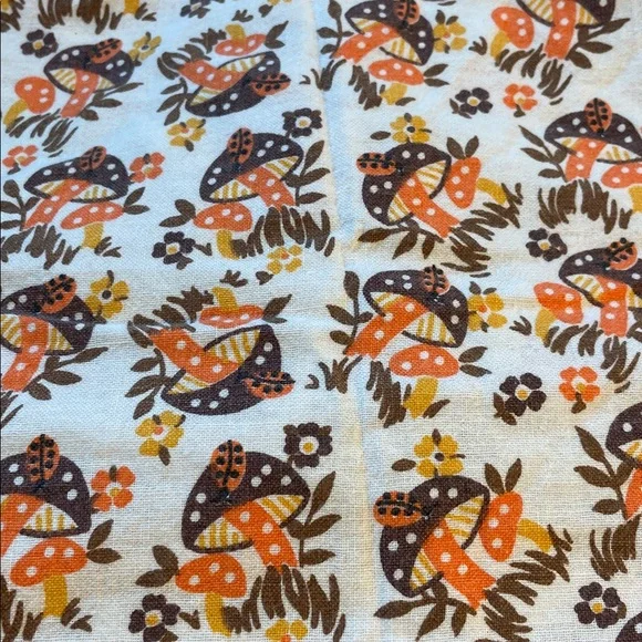 Vintage Mushroom & floral design Laundry bag with drawstring. - Picture 2 of 4